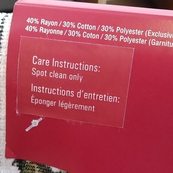 NWT Holiday Time Mistletoe Tapestry Table Runner 72" Christmas Decor Green/White - Picture 7 of 7